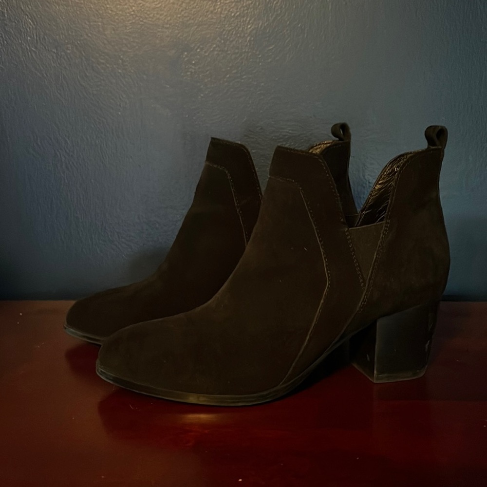 MIA Castro suede bootie